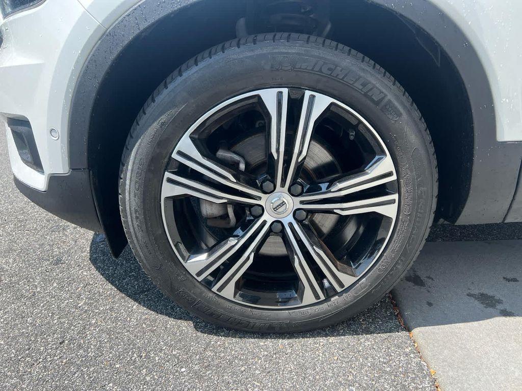 used 2021 Volvo XC40 car, priced at $26,900