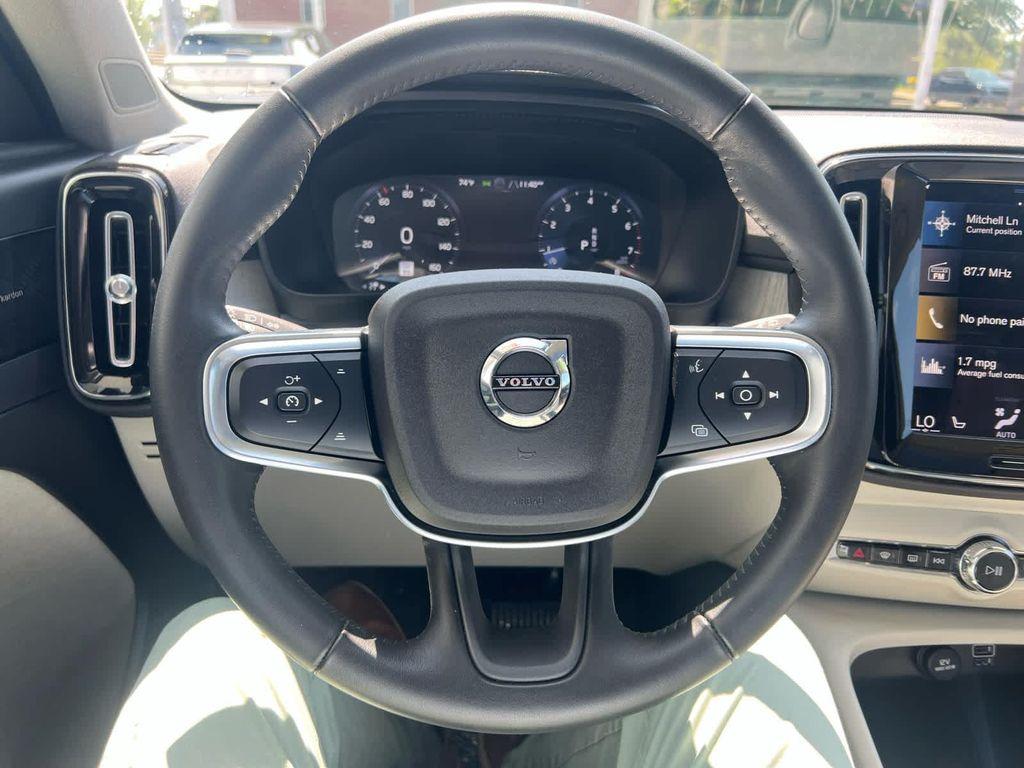 used 2021 Volvo XC40 car, priced at $26,900
