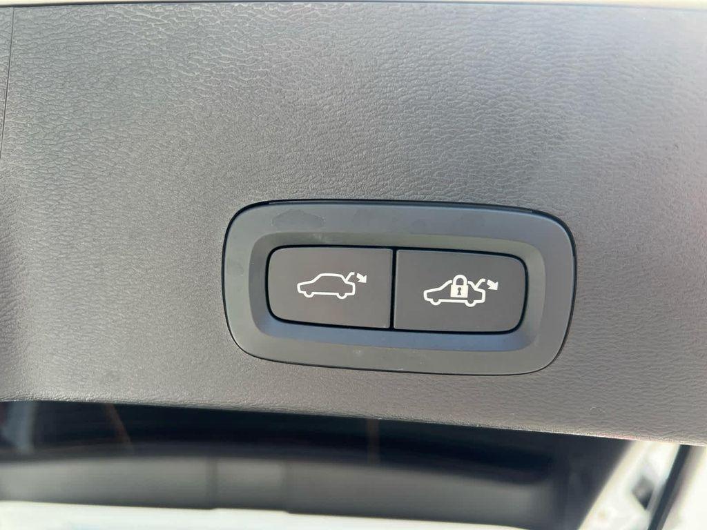 used 2025 Volvo XC40 car, priced at $34,900