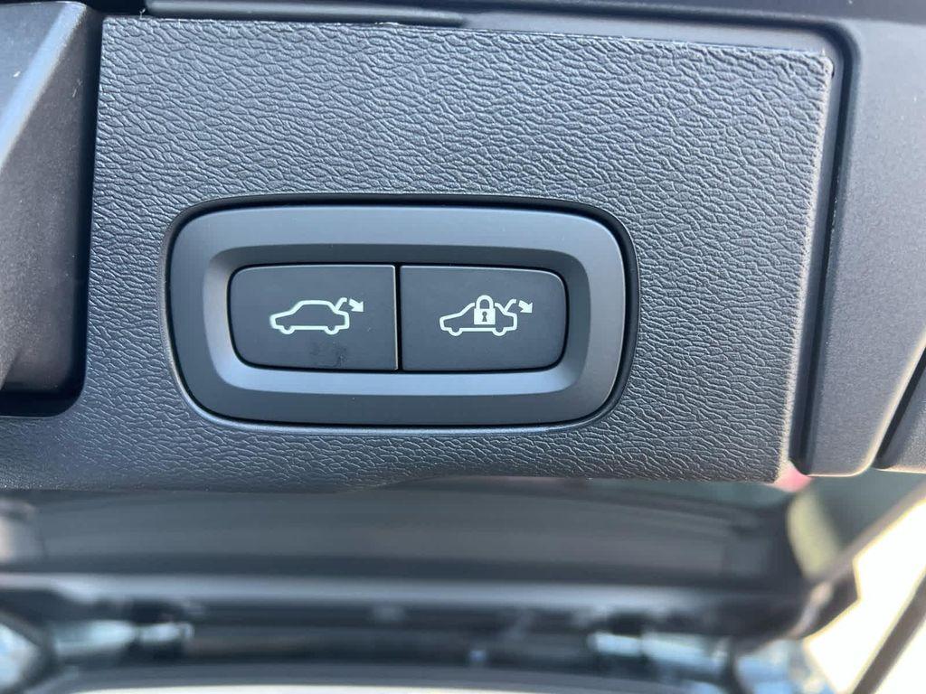 new 2026 Volvo XC60 Plug-In Hybrid car, priced at $80,310