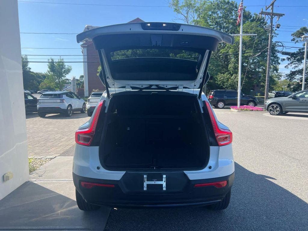 used 2025 Volvo XC40 car, priced at $34,400