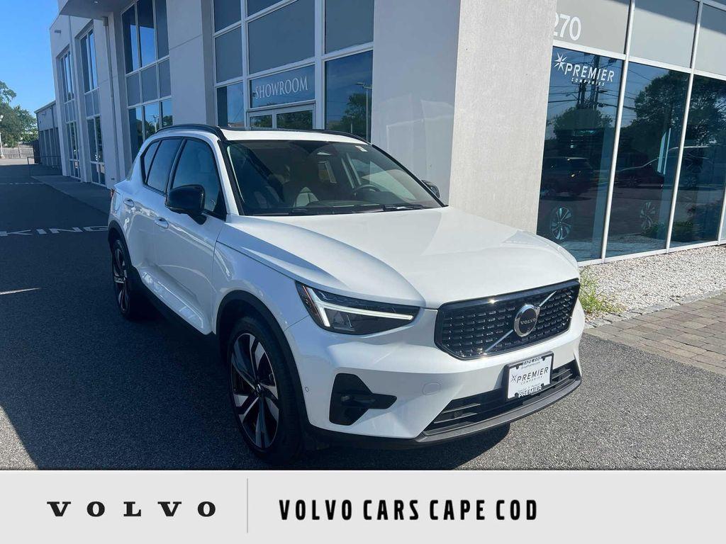 used 2025 Volvo XC40 car, priced at $39,700