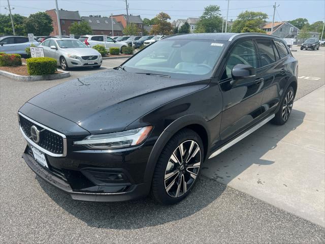 new 2025 Volvo V60 Cross Country car, priced at $58,905