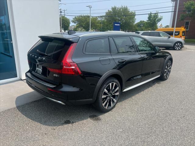new 2025 Volvo V60 Cross Country car, priced at $58,905