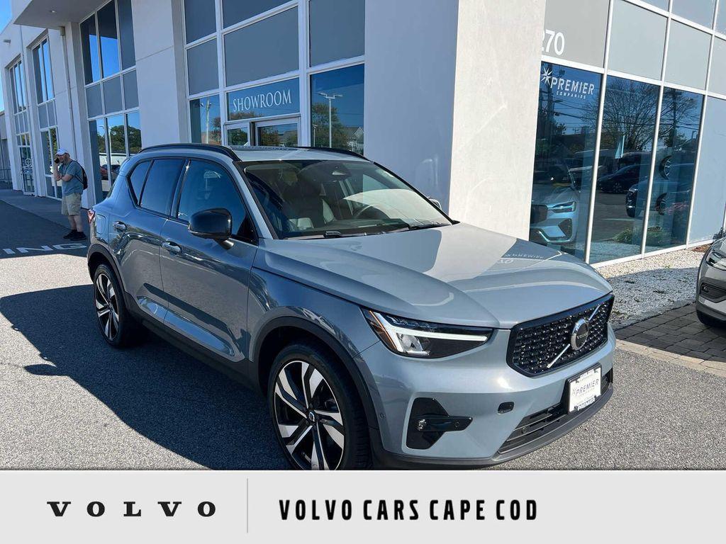 used 2023 Volvo XC40 car, priced at $33,200