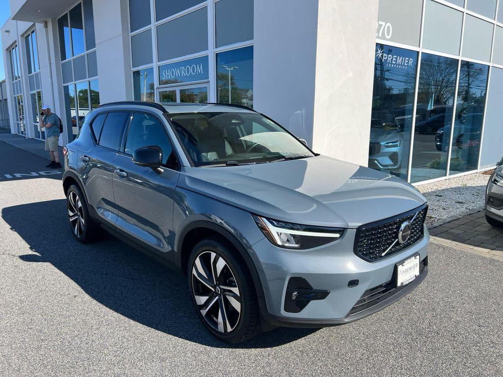 used 2023 Volvo XC40 car, priced at $33,200