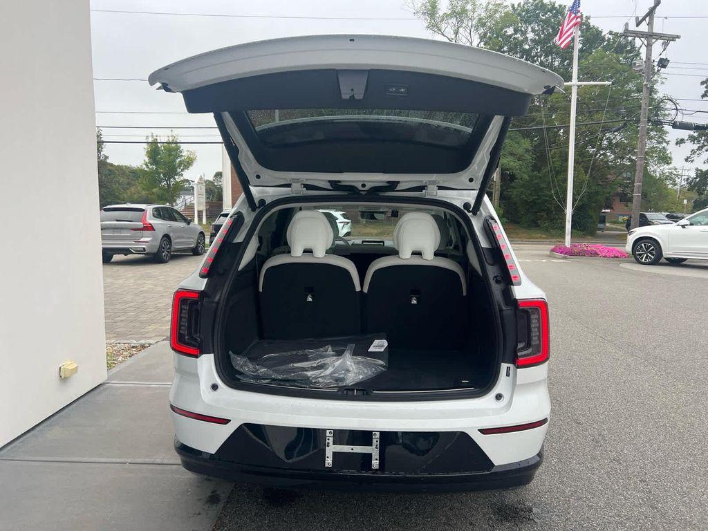 new 2025 Volvo EX90 car, priced at $82,390