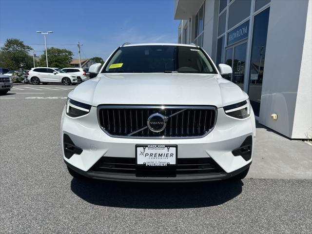 new 2025 Volvo XC40 car, priced at $51,040