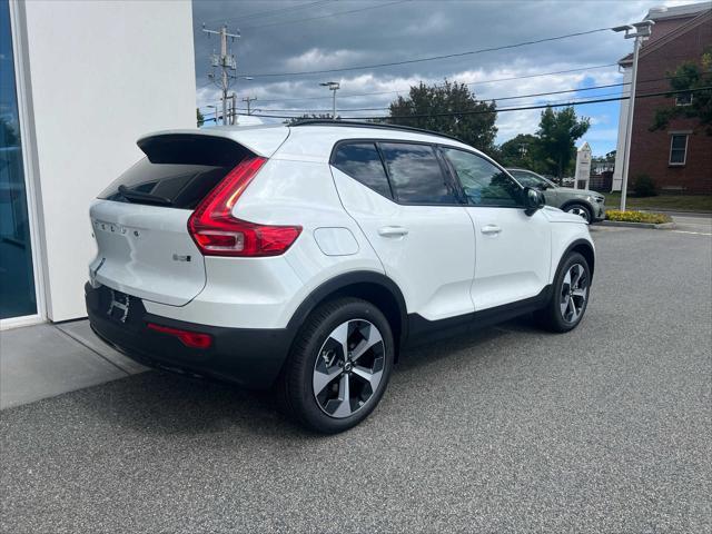 new 2025 Volvo XC40 car, priced at $48,315