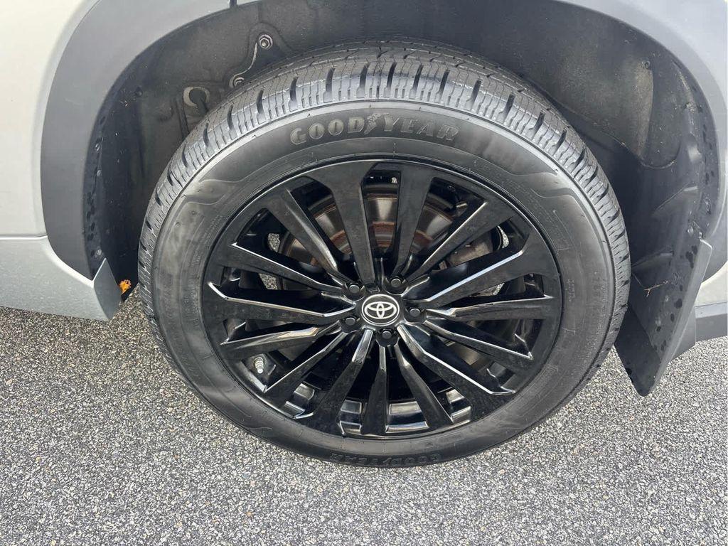 used 2023 Toyota Highlander car, priced at $38,600