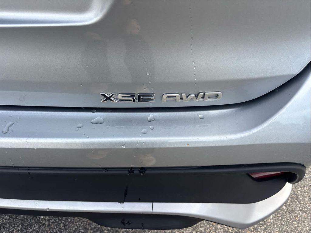 used 2023 Toyota Highlander car, priced at $38,600