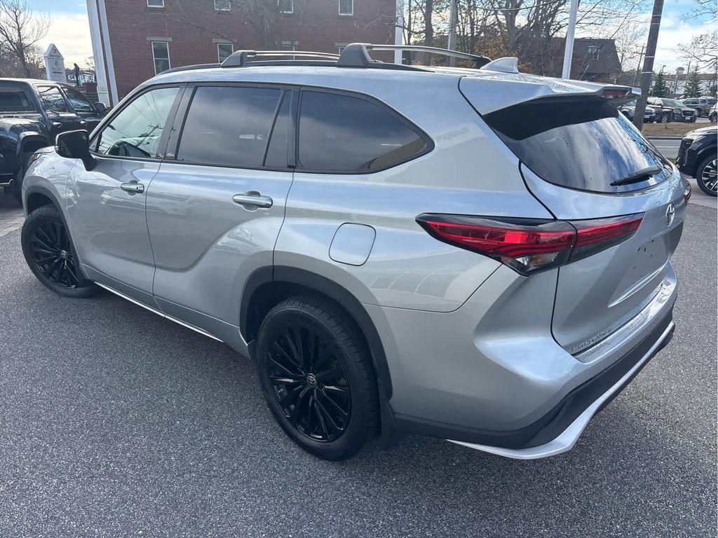 used 2023 Toyota Highlander car, priced at $38,600