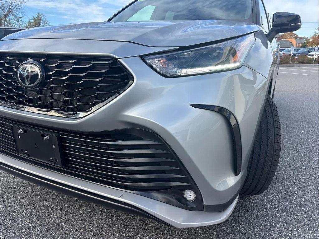 used 2023 Toyota Highlander car, priced at $38,600