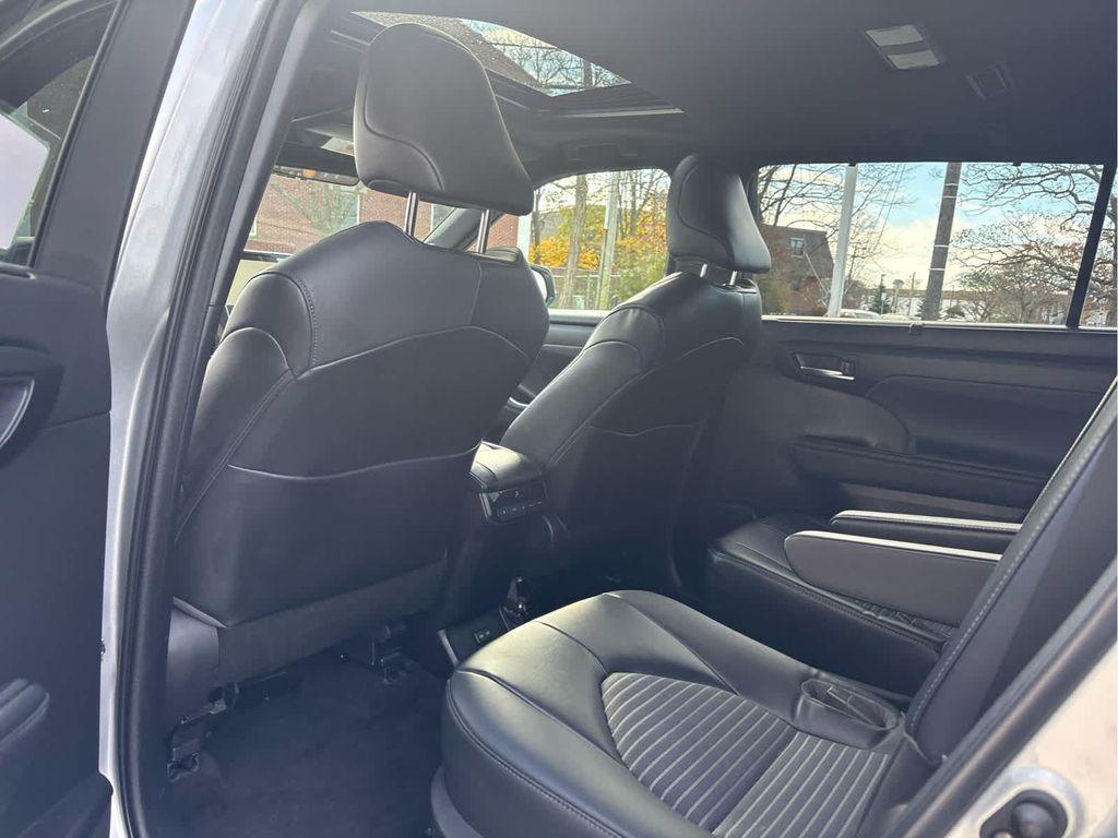 used 2023 Toyota Highlander car, priced at $38,600