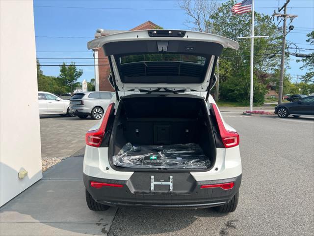 new 2025 Volvo XC40 car, priced at $49,810