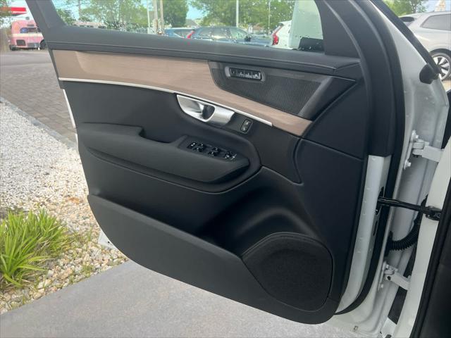 new 2025 Volvo XC90 car, priced at $69,155