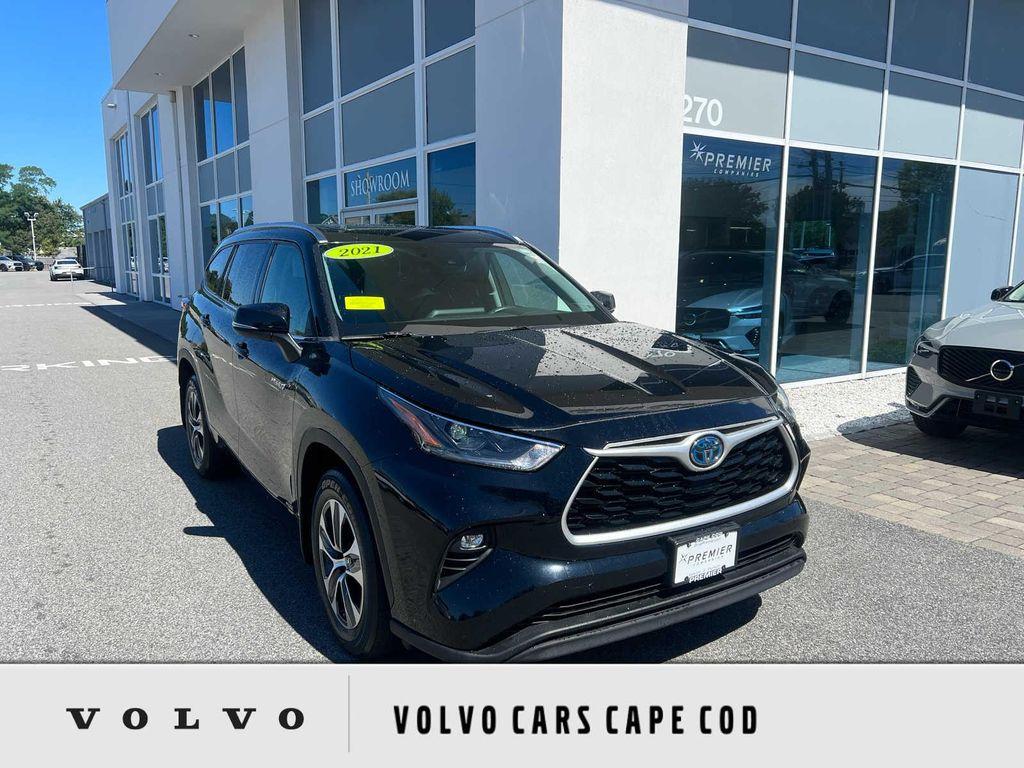 used 2021 Toyota Highlander Hybrid car, priced at $32,300