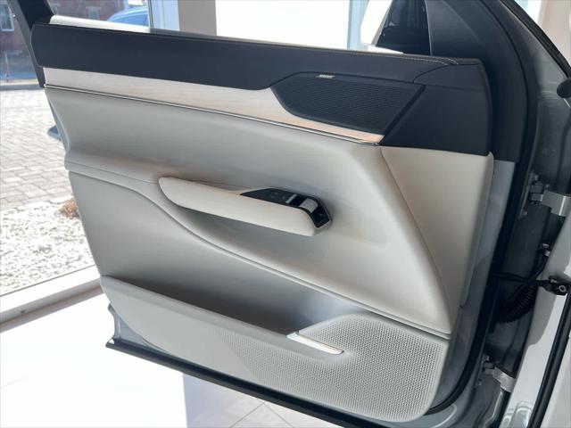 new 2025 Volvo EX90 car, priced at $85,640