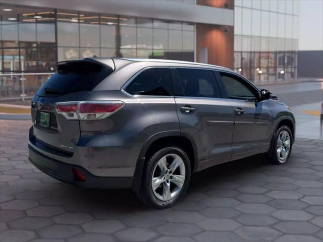 used 2015 Toyota Highlander car, priced at $17,950
