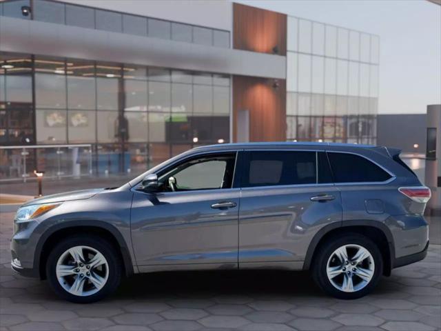 used 2015 Toyota Highlander car, priced at $17,950