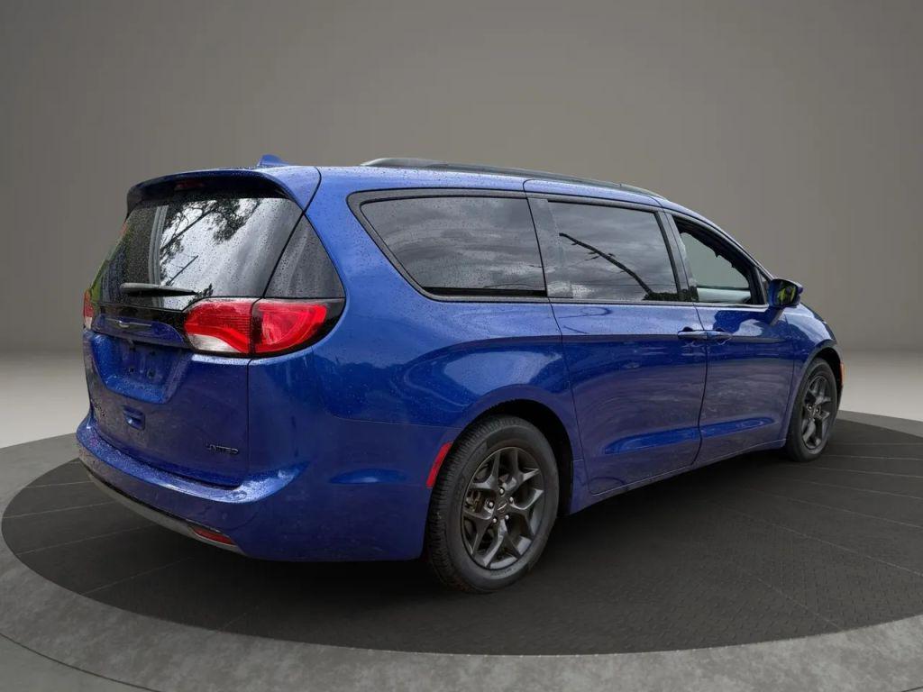 used 2018 Chrysler Pacifica car, priced at $15,995