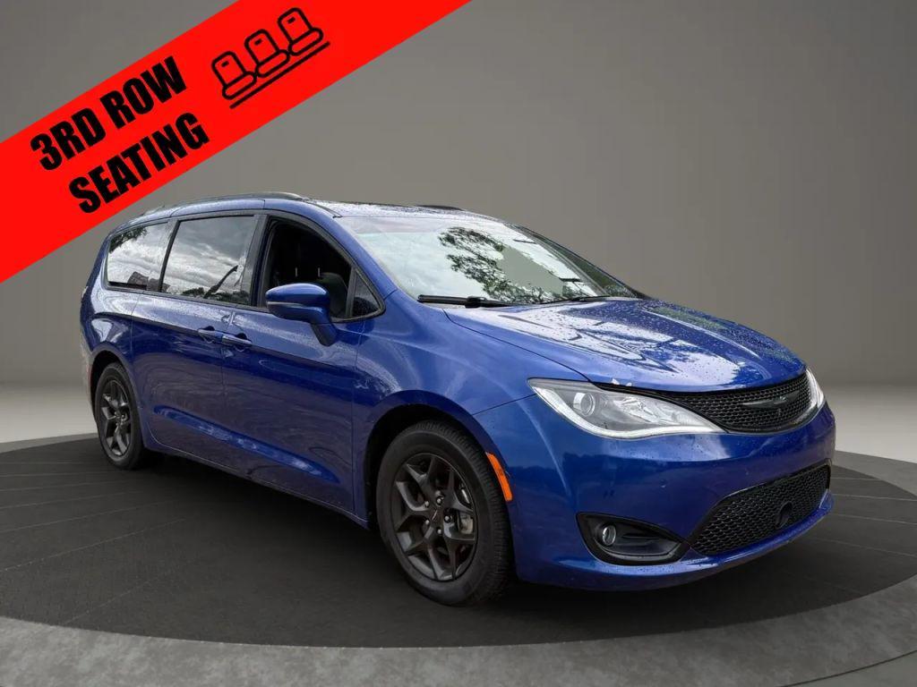 used 2018 Chrysler Pacifica car, priced at $15,995