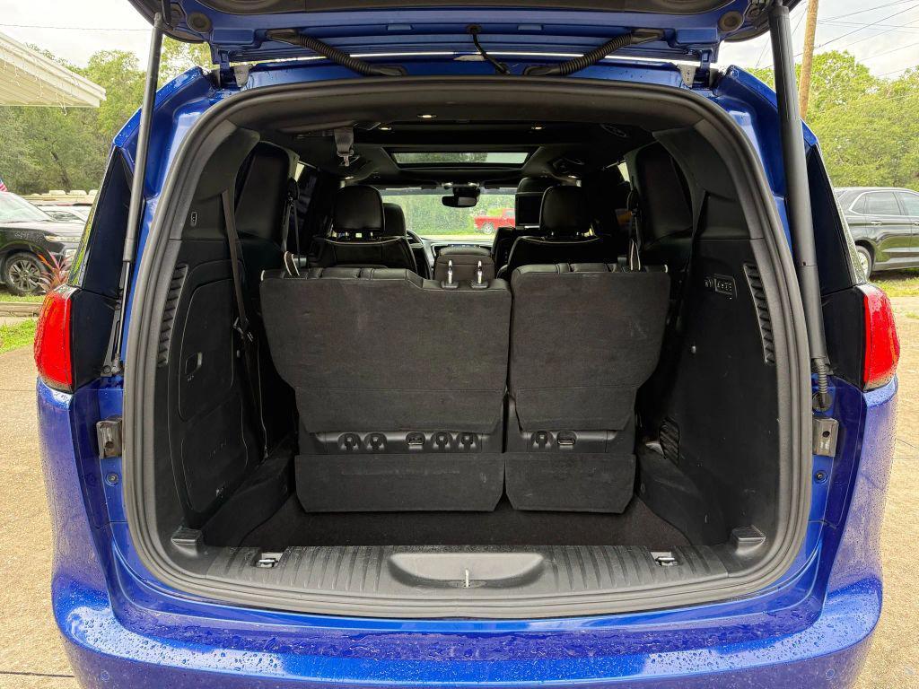 used 2018 Chrysler Pacifica car, priced at $15,995