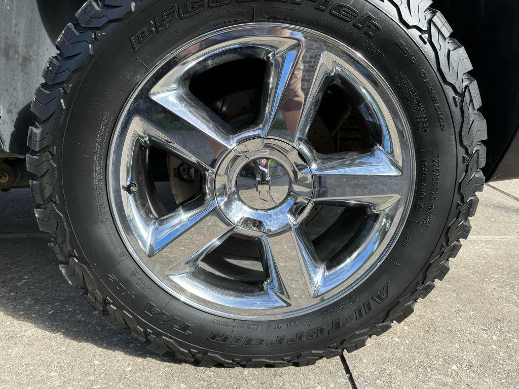 used 2013 Chevrolet Suburban car, priced at $14,995