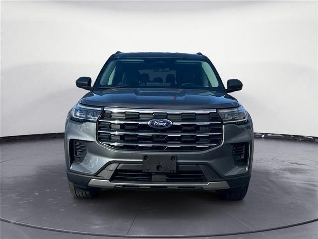 new 2025 Ford Explorer car, priced at $40,950