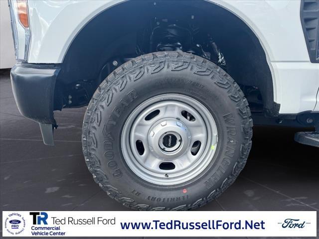 new 2025 Ford F-250 car, priced at $55,757