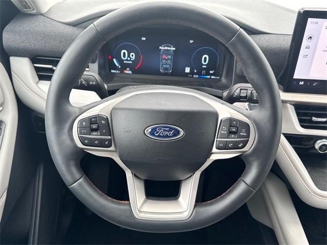 used 2025 Ford Explorer car