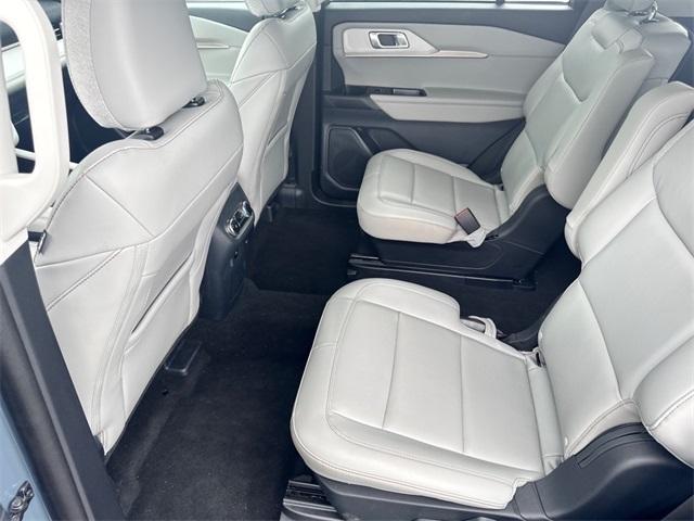 used 2025 Ford Explorer car