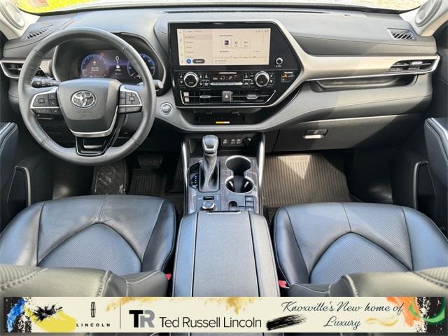 used 2023 Toyota Highlander car, priced at $41,895