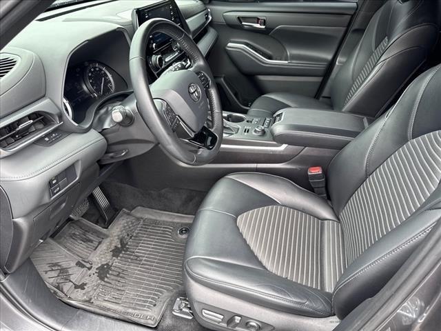 used 2021 Toyota Highlander car, priced at $29,700