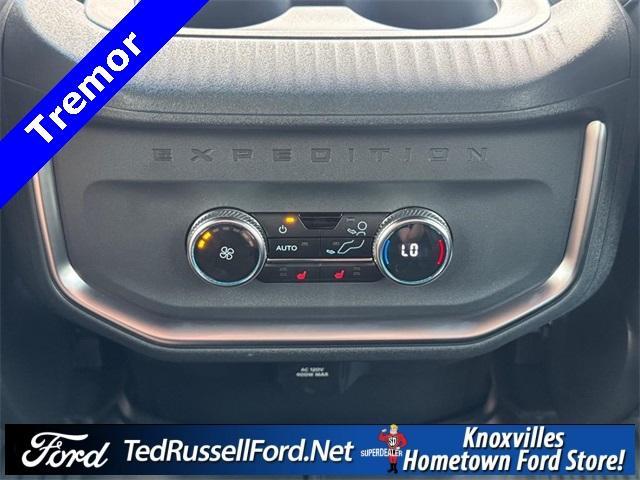 new 2025 Ford Expedition car, priced at $82,004