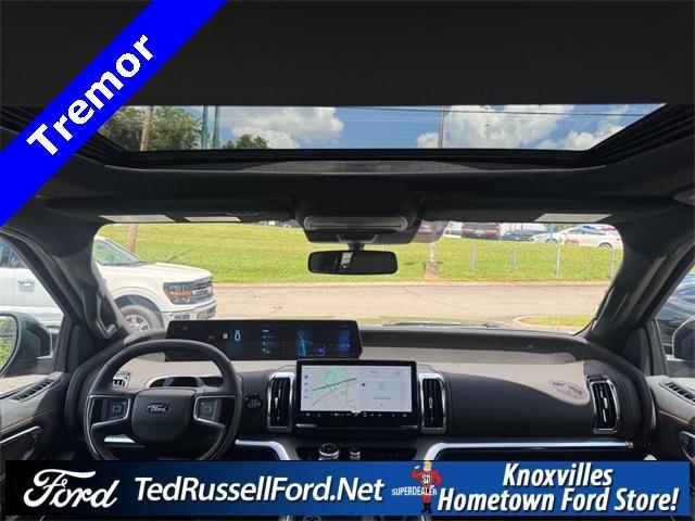 new 2025 Ford Expedition car, priced at $82,004