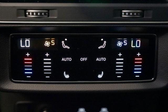 new 2025 Audi Q7 car, priced at $84,260