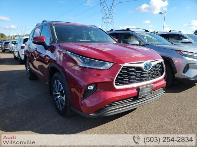 used 2021 Toyota Highlander Hybrid car, priced at $33,393