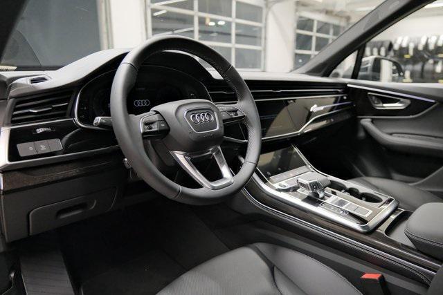 new 2025 Audi Q7 car, priced at $77,840