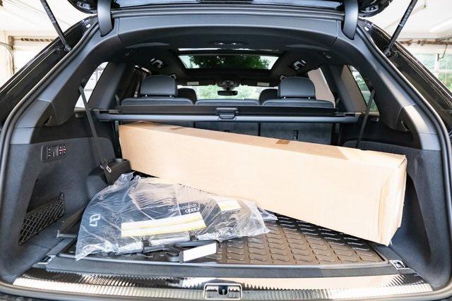 new 2025 Audi Q7 car, priced at $84,260
