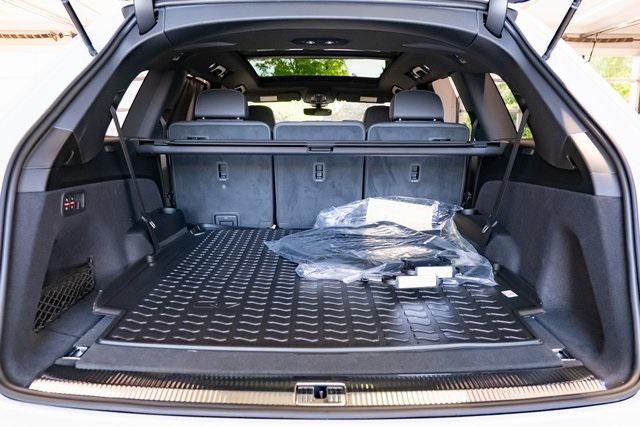 new 2025 Audi Q7 car, priced at $77,750