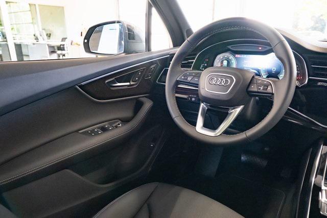new 2025 Audi Q7 car, priced at $77,750
