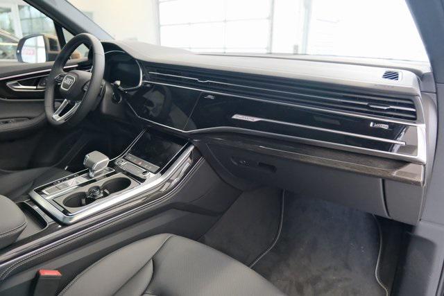 new 2025 Audi Q7 car, priced at $78,120