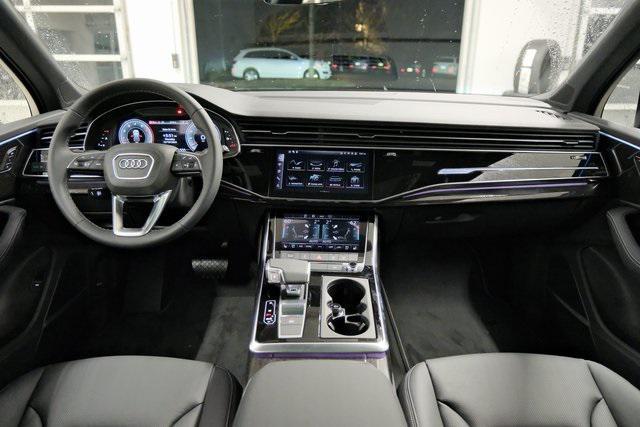 new 2025 Audi Q7 car, priced at $77,840