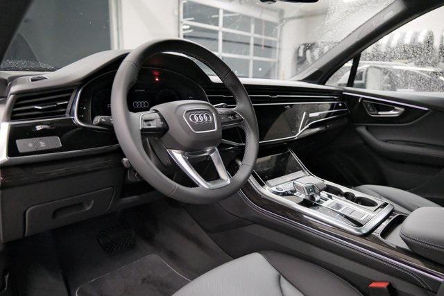 new 2025 Audi Q7 car, priced at $77,840