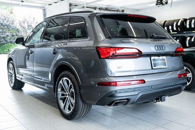 new 2025 Audi Q7 car, priced at $69,200