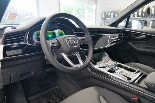 new 2025 Audi Q7 car, priced at $69,200