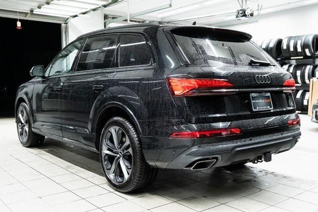 new 2025 Audi Q7 car, priced at $77,605