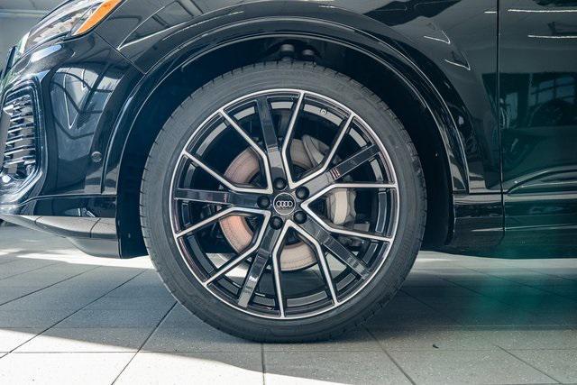 new 2025 Audi Q7 car, priced at $79,040