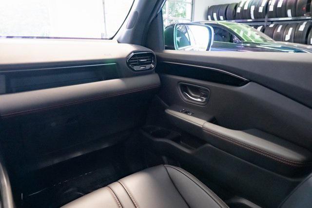 used 2025 Honda Pilot car, priced at $45,491